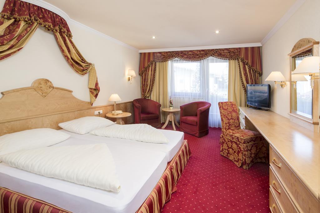 Hotel Jenbacherhof B&B Pokoj fotografie